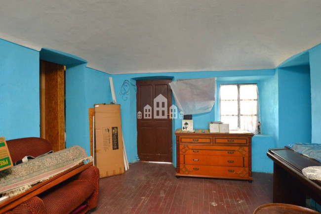 Casa semindipendente in vendita a Val di Chy