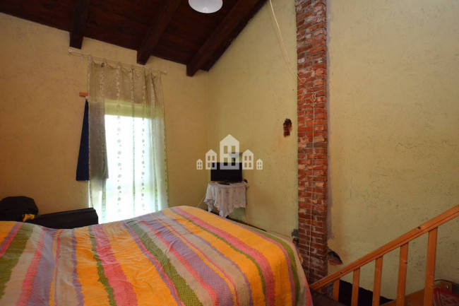 Casa semindipendente in vendita a Val di Chy