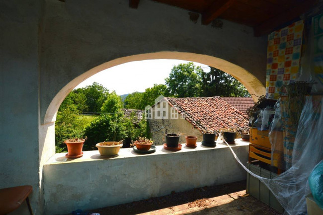 Casa semindipendente in vendita a Val di Chy