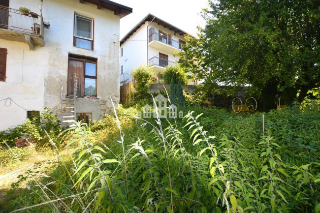 Casa semindipendente in vendita a Val di Chy