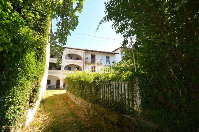 Casa semindipendente in vendita a Val di Chy