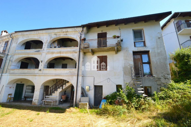 Casa semindipendente in vendita a Val di Chy