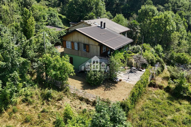 Casa semindipendente in vendita a Canischio