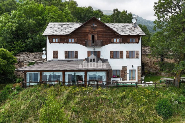 Retail space for sale in Andrate