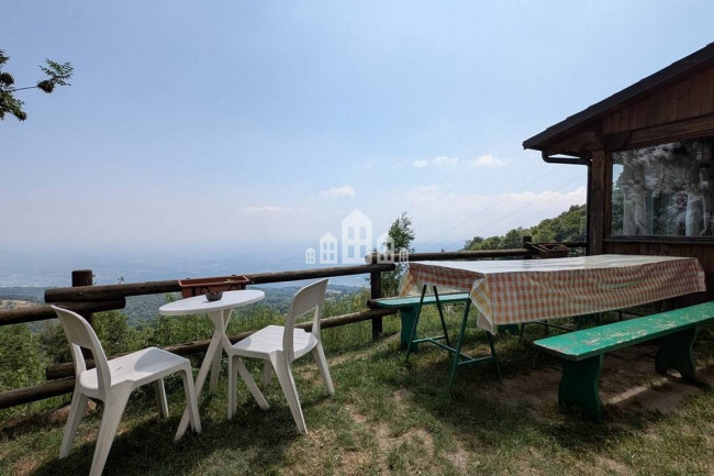 Retail space for sale in Andrate