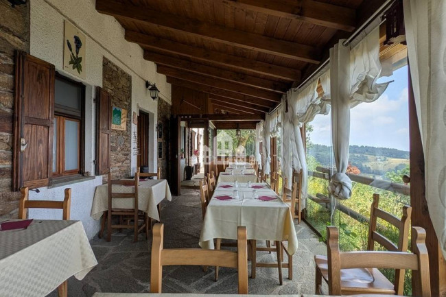 Retail space for sale in Andrate