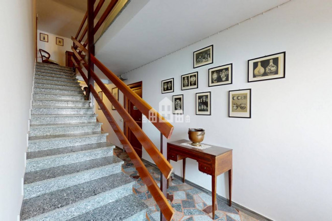 Retail space for sale in Andrate