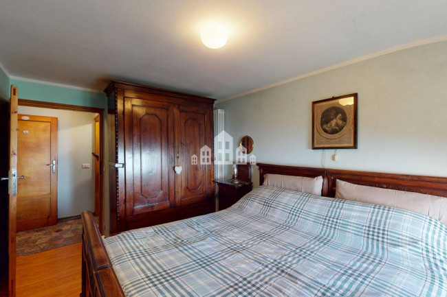 Retail space for sale in Andrate