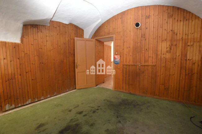 Retail space for sale in Cuorgnè