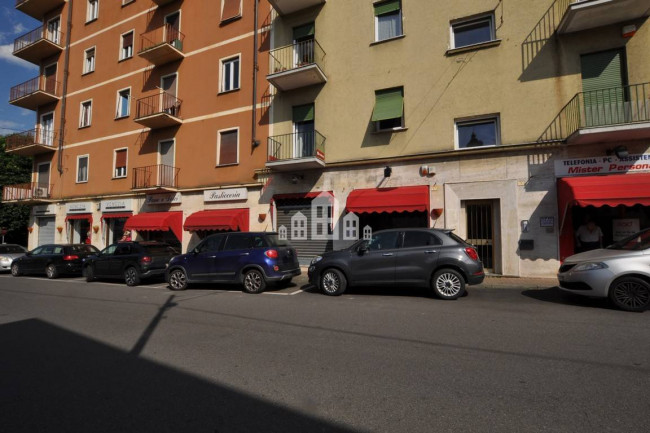 Locale commerciale in affitto a Cuorgnè