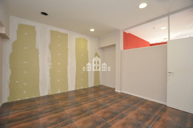 Retail space for rent in Cuorgnè