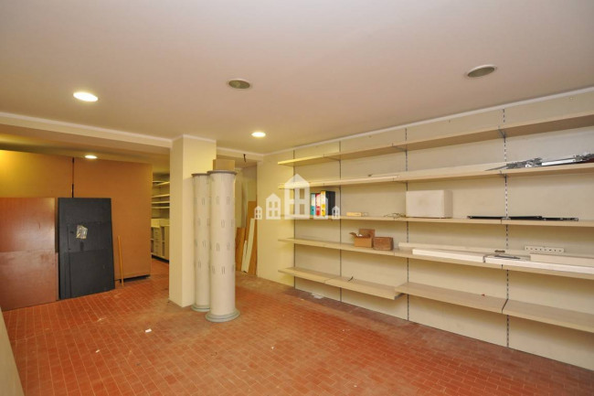 Retail space for rent in Cuorgnè