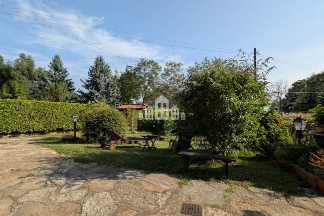 Half-duplex for sale in Andrate