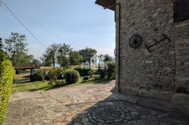 Half-duplex for sale in Andrate