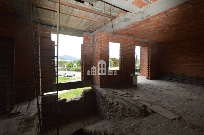 Casa semindipendente in vendita a Quassolo