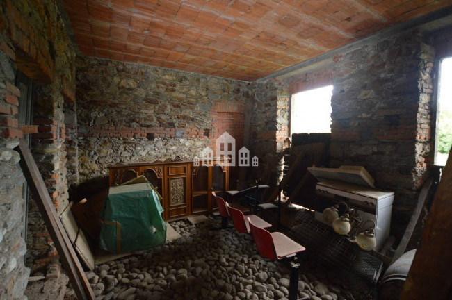 Casa semindipendente in vendita a Quassolo