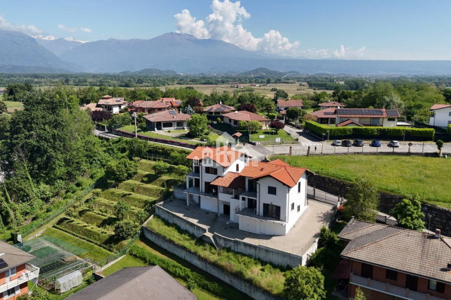 Villa semindipendente in vendita a Perosa Canavese