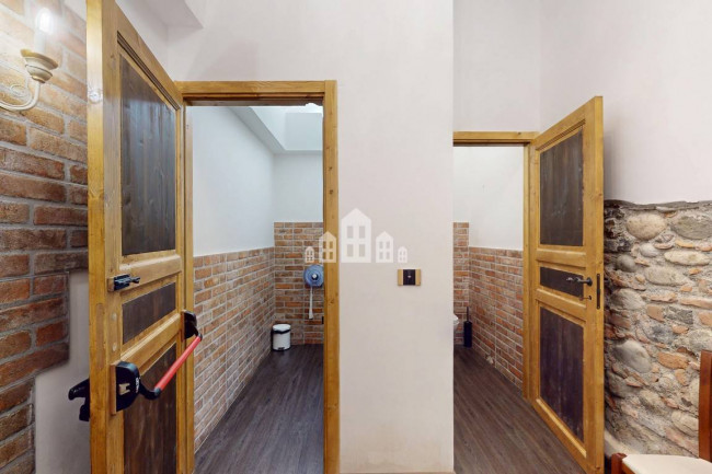 Retail space for sale in Candia Canavese