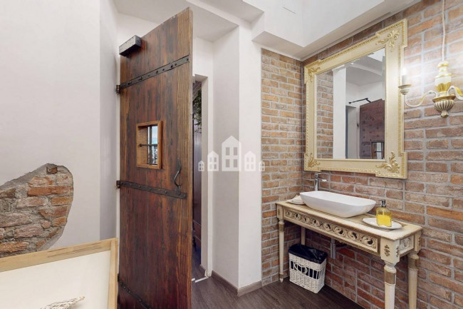 Retail space for sale in Candia Canavese