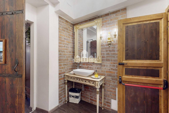 Retail space for sale in Candia Canavese