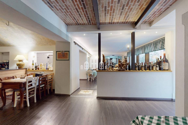 Retail space for sale in Candia Canavese