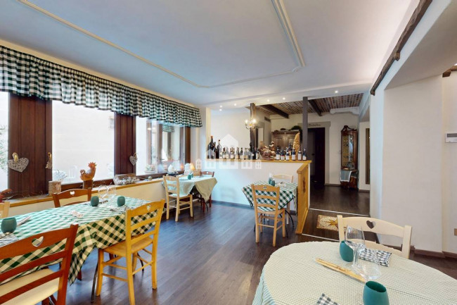 Retail space for sale in Candia Canavese