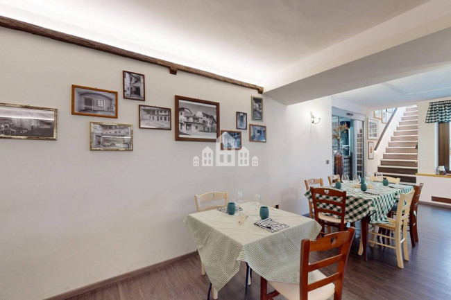 Retail space for sale in Candia Canavese