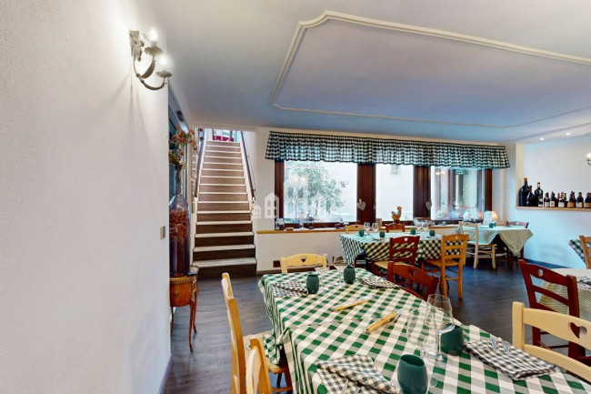 Retail space for sale in Candia Canavese