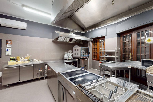 Retail space for sale in Candia Canavese