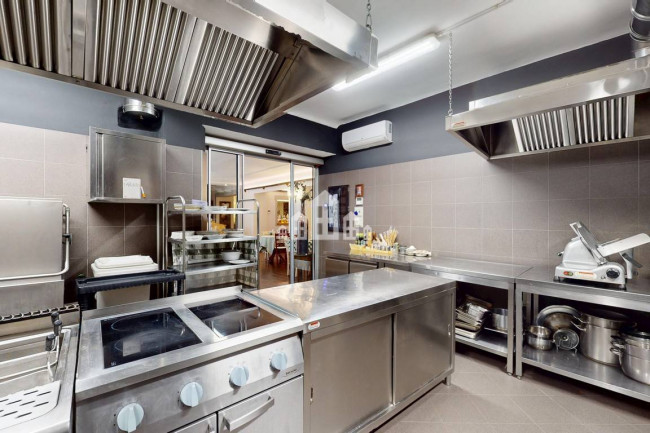 Retail space for sale in Candia Canavese