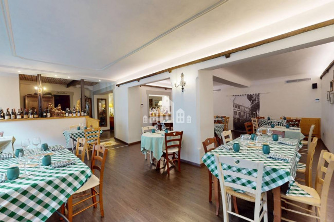 Retail space for sale in Candia Canavese