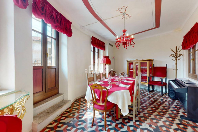 Retail space for sale in Candia Canavese