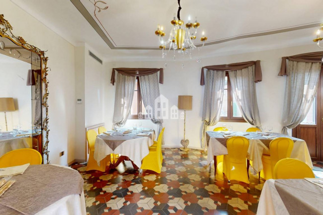 Retail space for sale in Candia Canavese