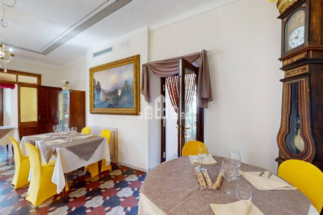 Retail space for sale in Candia Canavese