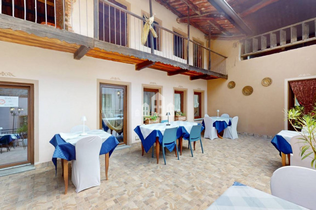 Retail space for sale in Candia Canavese