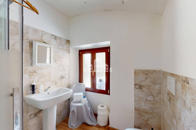 Retail space for sale in Candia Canavese