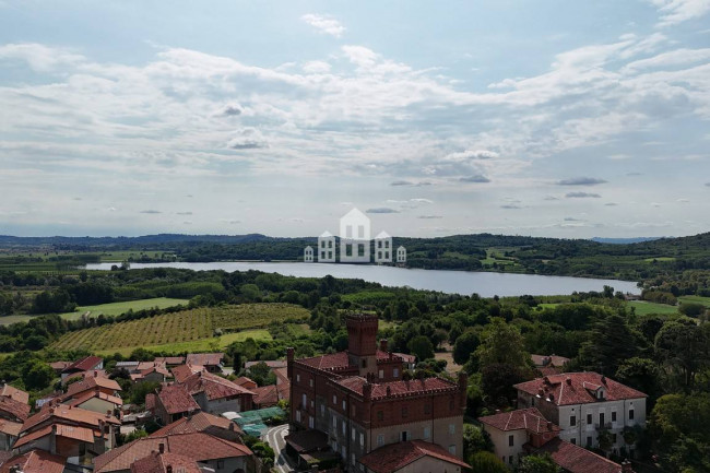 Retail space for sale in Candia Canavese