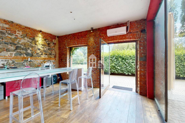 Business for sale in Colleretto Giacosa