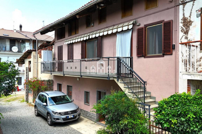 Casa semindipendente in vendita a Pavone Canavese