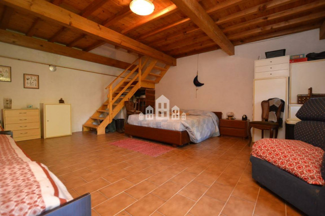 Half-duplex for sale in Valchiusa