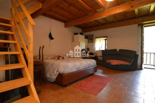Half-duplex for sale in Valchiusa