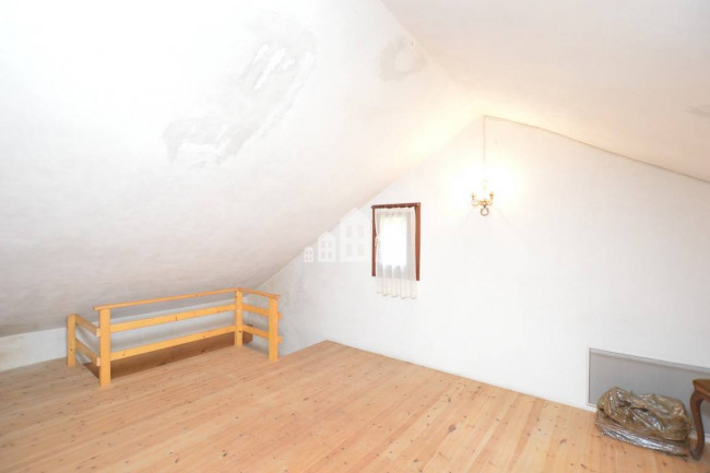 Half-duplex for sale in Valchiusa