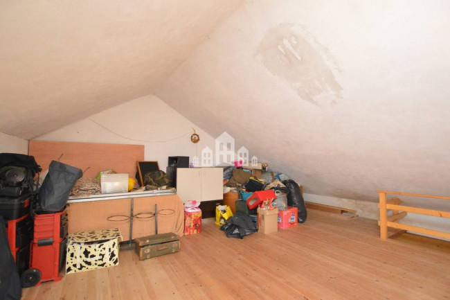 Half-duplex for sale in Valchiusa