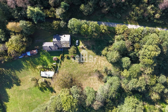 Half-duplex for sale in Valchiusa