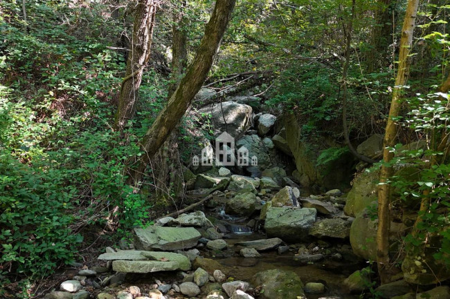 Fixer-upper for sale in Pont-Canavese