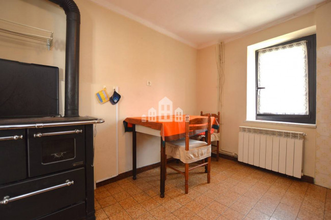 Bifamiliare in vendita a Val di Chy