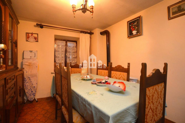 Bifamiliare in vendita a Val di Chy