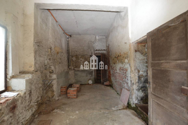 Casa semindipendente in vendita a Val di Chy