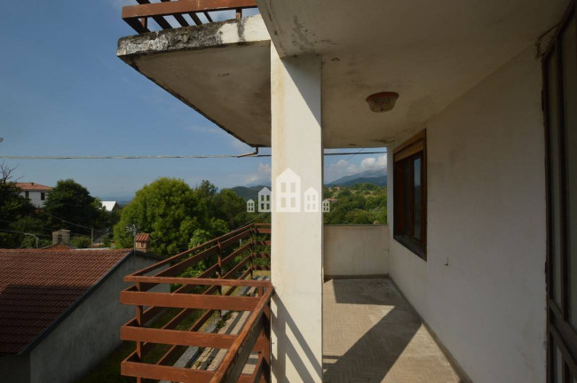 Casa semindipendente in vendita a Val di Chy