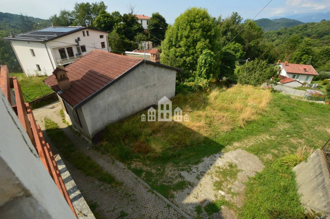 Casa semindipendente in vendita a Val di Chy